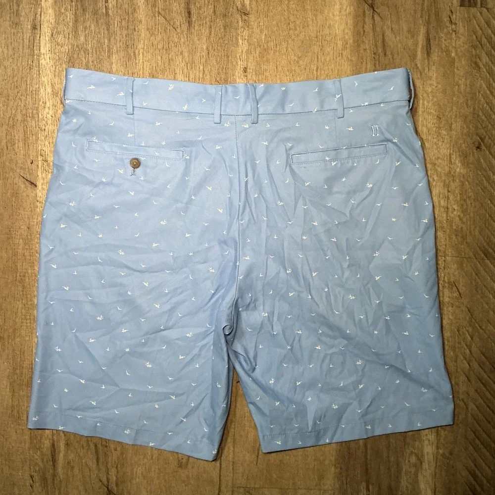 Walter Hagen Golf Shorts Bird Print Flat Front 40 Light Blue